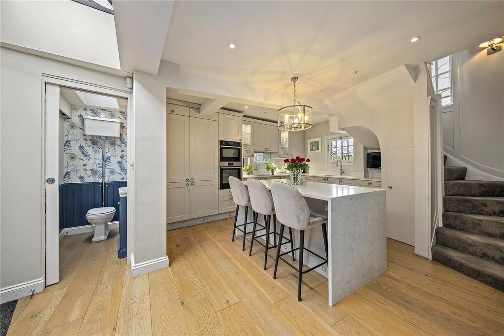 House in Surrey - View 5