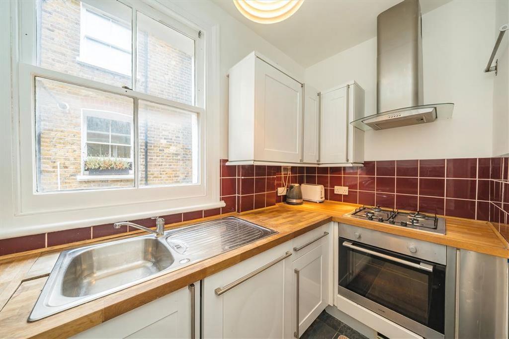 Apartment in London - View 3