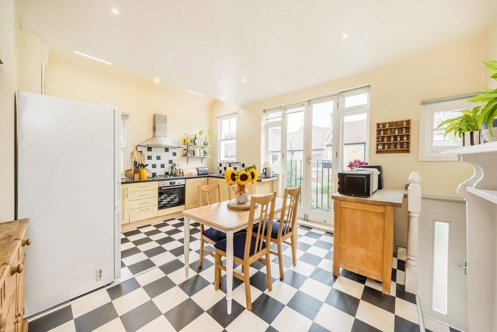 Apartment in London - View 3