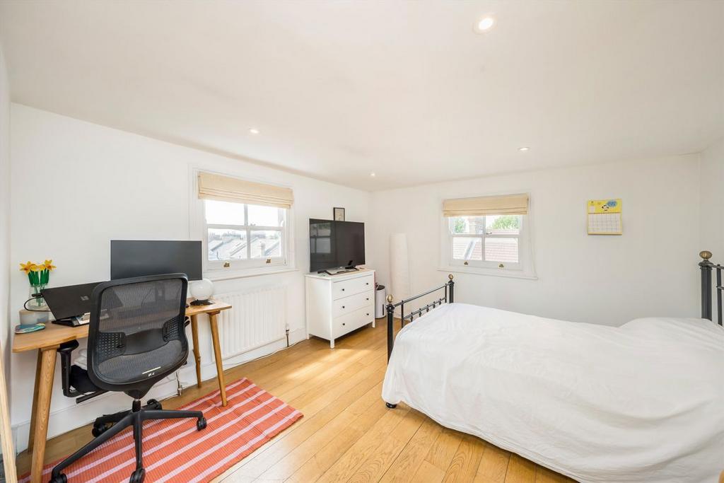 Apartment in London - View 5