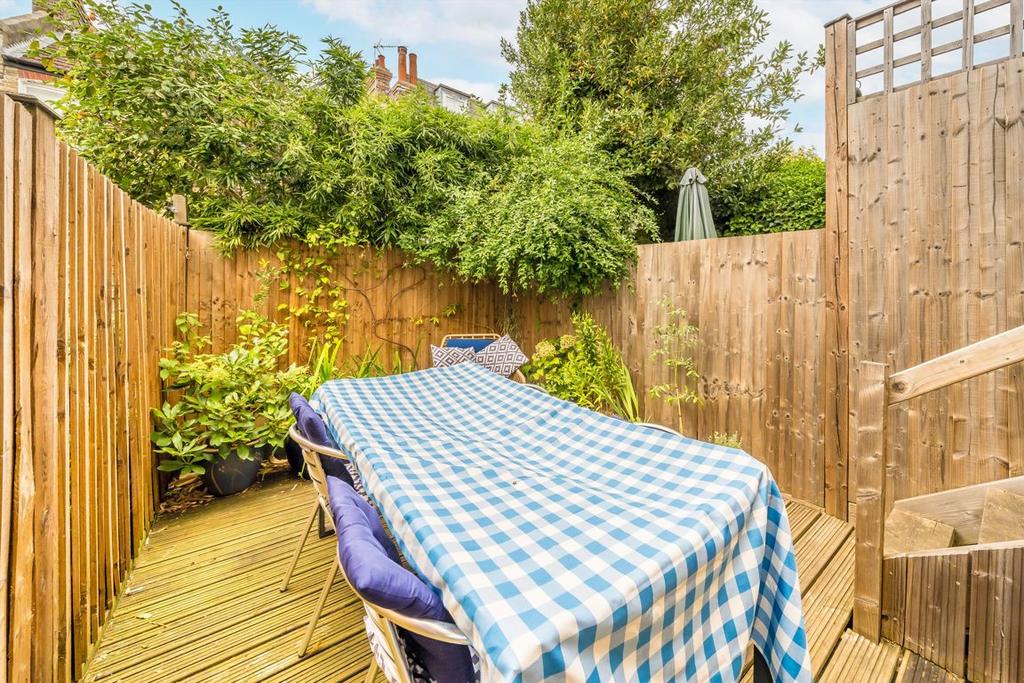 Apartment in London - More