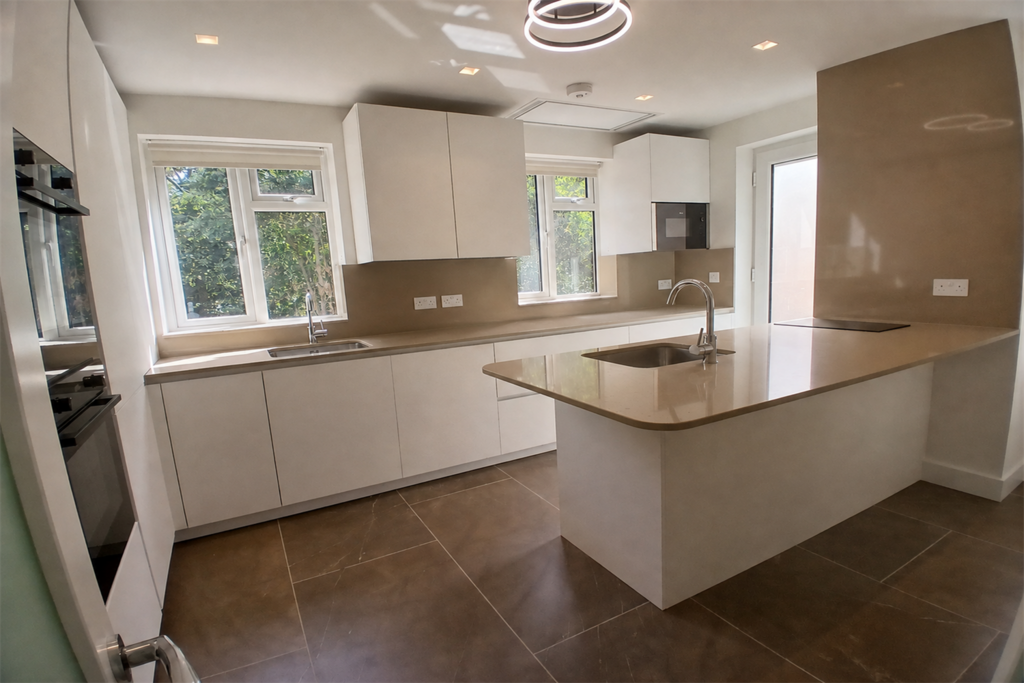 House in London - View 2