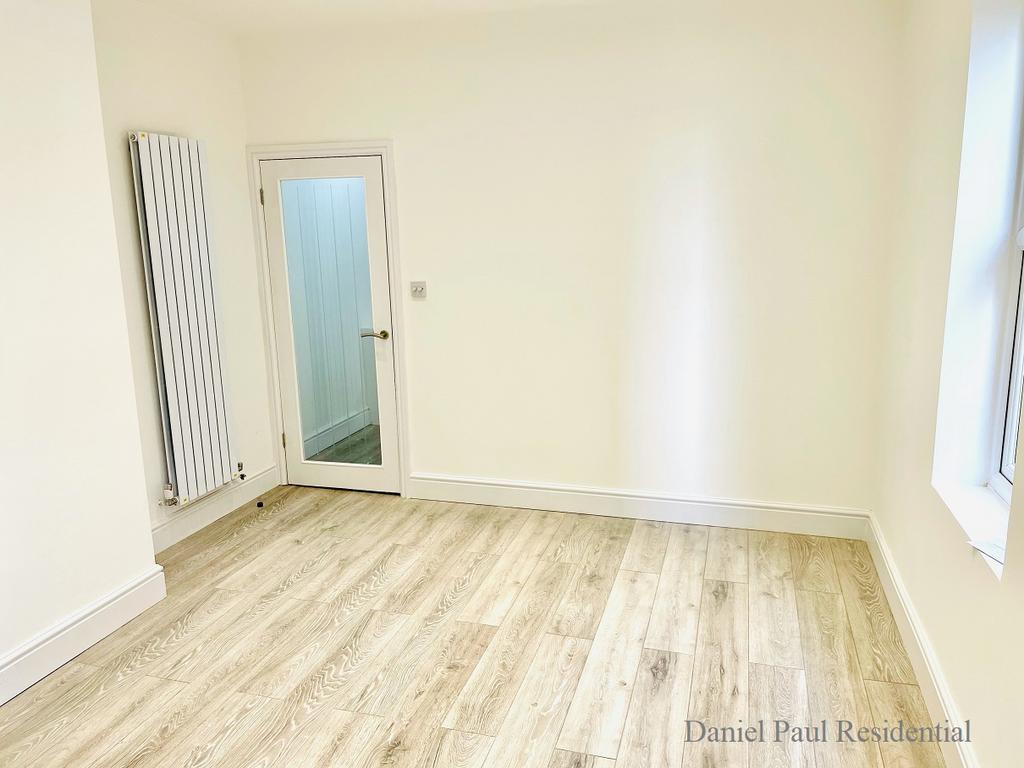 Apartment in Hanwell - View 4