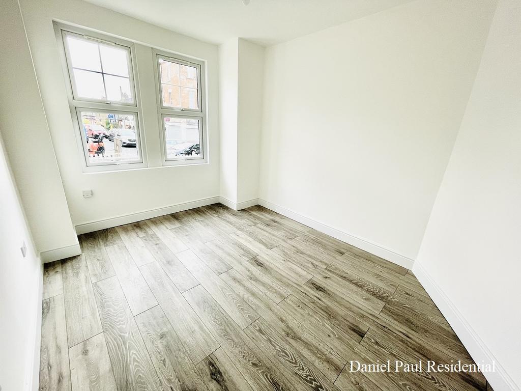 Apartment in Hanwell - More