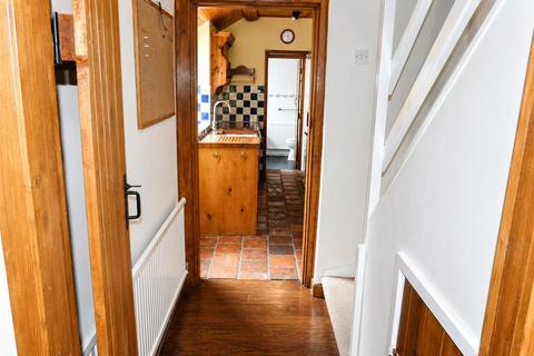 2 bedroom end of terrace house for sale, Main Street, Elloughton