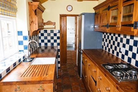 2 bedroom end of terrace house for sale, Main Street, Elloughton