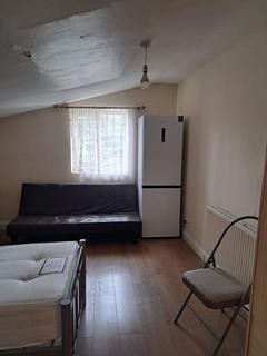 2 bedroom flat to rent, Osterley Park Road, Southall
