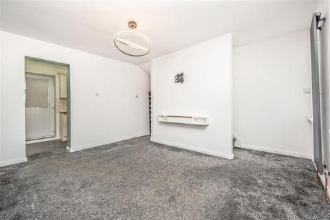 2 bedroom terraced house for sale, Malmesbury Place, Leeds