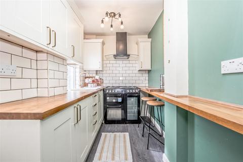 2 bedroom terraced house for sale, Malmesbury Place, Leeds