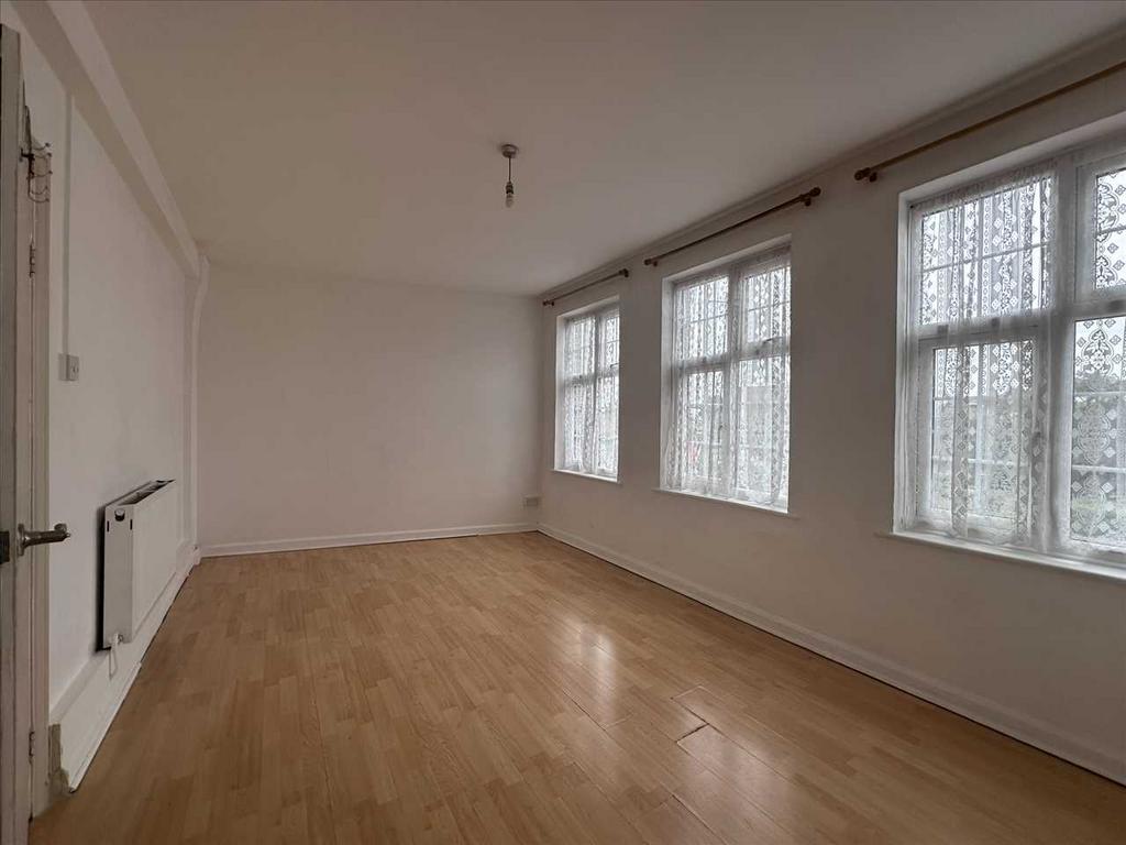 Apartment in Harrow - View 2