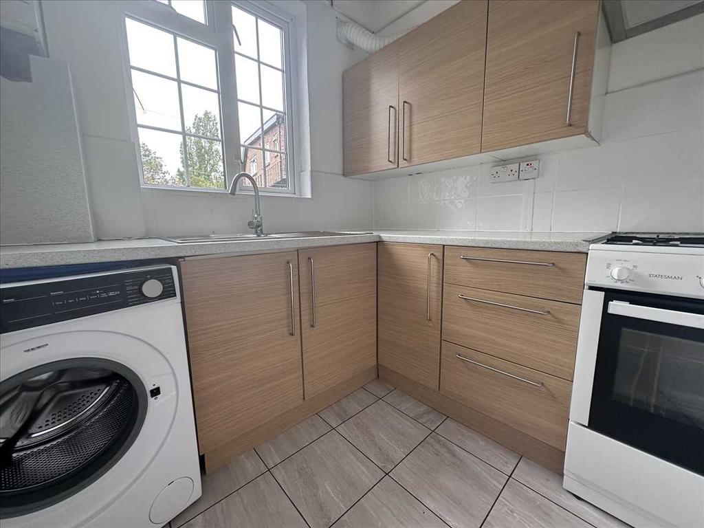 Apartment in Harrow - View 4