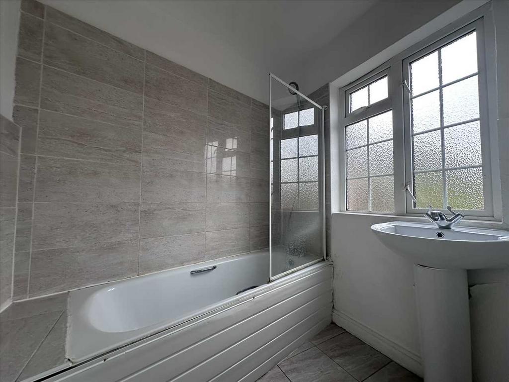 Apartment in Harrow - View 5