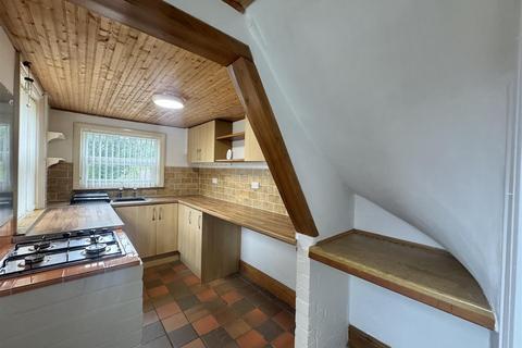 2 bedroom semi-detached house to rent, Evesham Road, Crabbs Cross