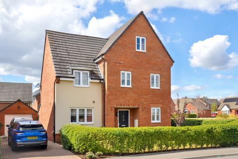 4 bedroom detached house for sale, Cartwright Way, Evesham, WR11 2RS