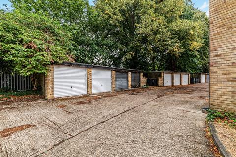 2 bedroom flat for sale, Sylvia Close, Basingstoke