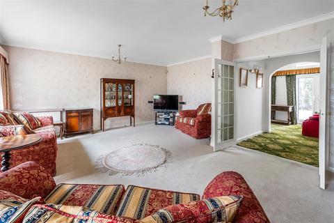 4 bedroom detached house for sale, Warren Avenue, South Cheam, SM2