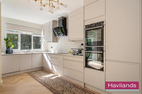 undefined, The Chine, Grange Park, London