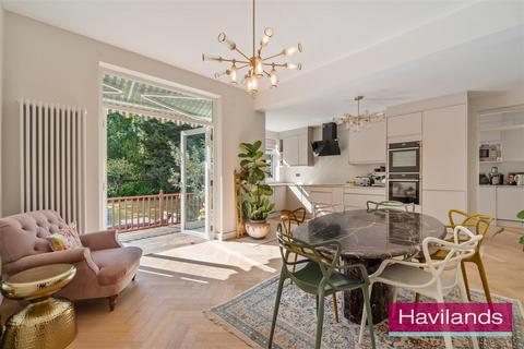 undefined, The Chine, Grange Park, London