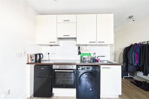 Studio for sale, Alencon Link, Hampshire RG21