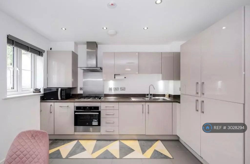Apartment in Chigwell - View 4
