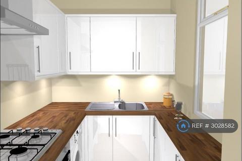 3 bedroom terraced house to rent, Arnside Street, Manchester, M14