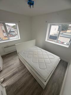 1 bedroom flat to rent, Cranbrook Road, Ilford IG2
