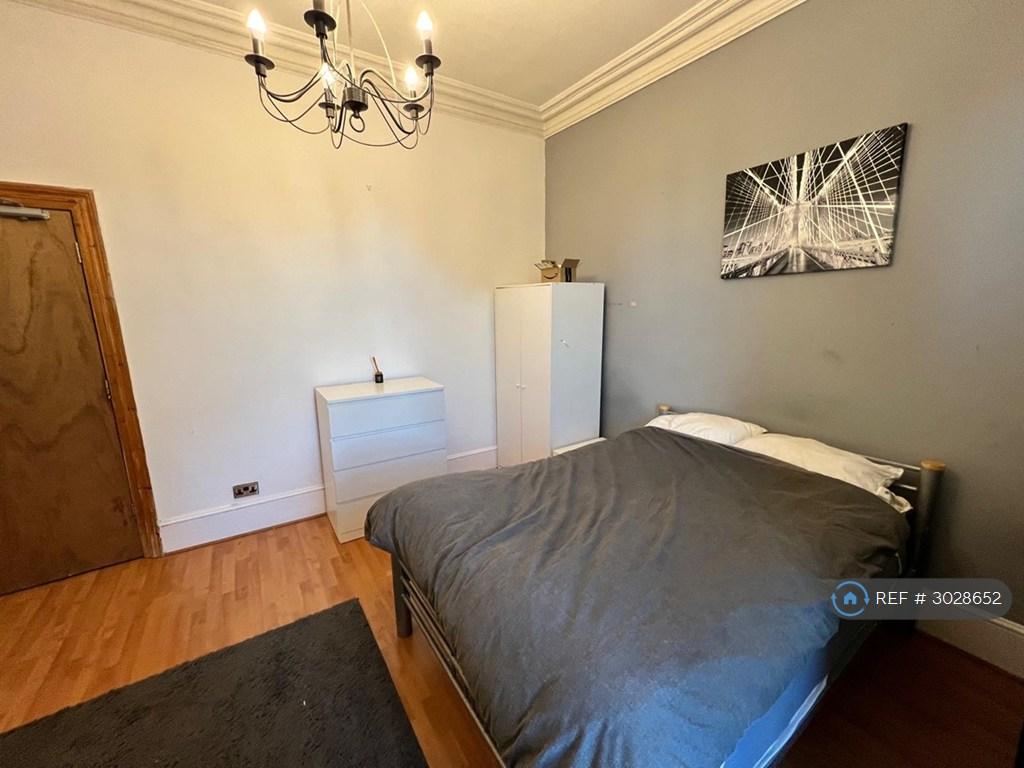 House in London - View 3