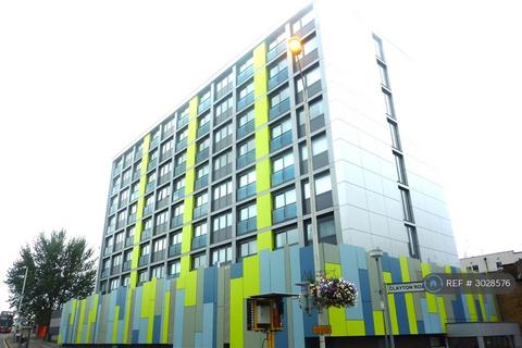 Studio to rent, Station Road, Hayes, UB3