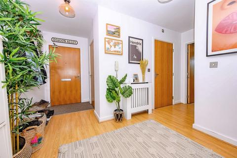 2 bedroom ground floor flat for sale, Lawn Lane, Hemel Hempstead