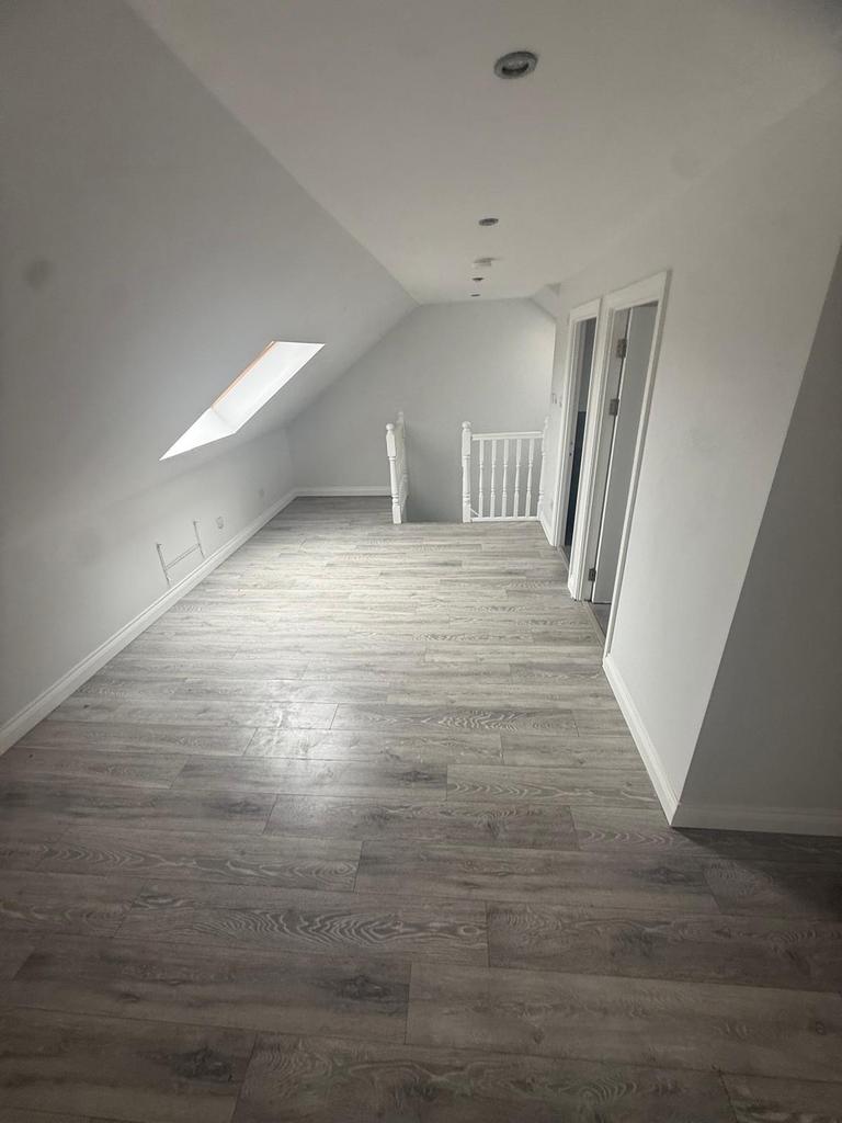 Apartment in Ilford - View 2