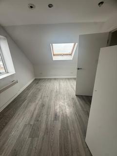 2 bedroom flat to rent, Cranbrook Road, Ilford IG2
