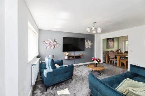 3 bedroom terraced house for sale, Cherwell Drive, Buttershaw, BRADFORD