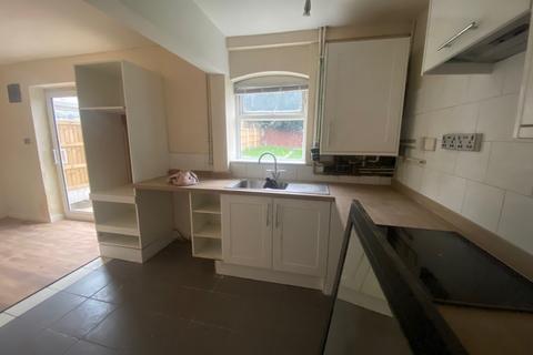 3 bedroom semi-detached house to rent, Grove Road, STOURBRIDGE, DY9