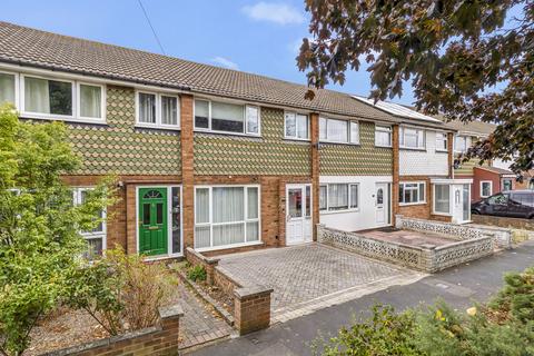 Browne Close, Romford, RM5