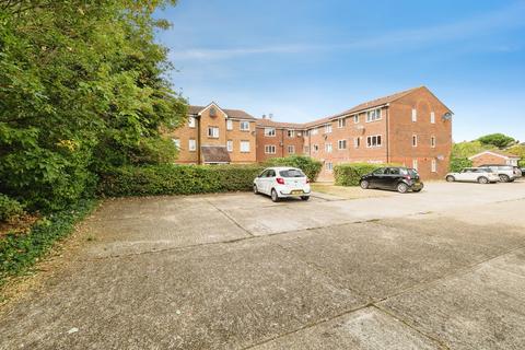 1 bedroom flat for sale, Latimer Drive, Hornchurch, RM12