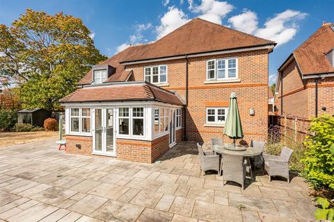 5 bedroom detached house for sale, Newitt Court, Welwyn