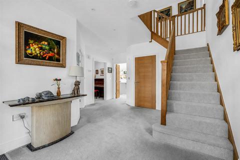 5 bedroom detached house for sale, Newitt Court, Welwyn