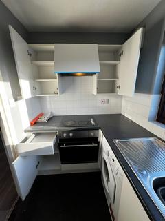 1 bedroom flat to rent, Sarre Avenue, Hornchurch RM12