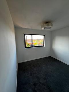 1 bedroom flat to rent, Sarre Avenue, Hornchurch RM12