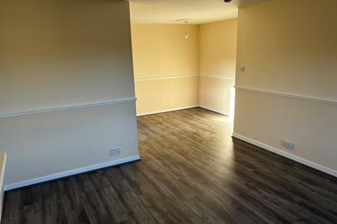 1 bedroom flat to rent, Sarre Avenue, Hornchurch RM12