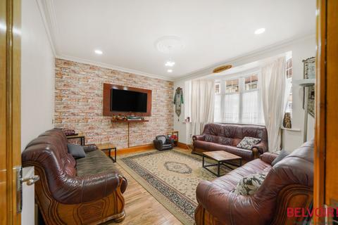 3 bedroom semi-detached house for sale, Third Avenue, London, E12