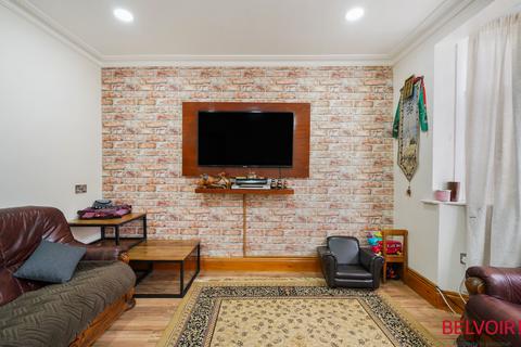 3 bedroom semi-detached house for sale, Third Avenue, London, E12