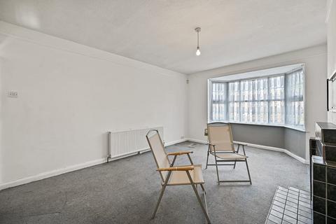 2 bedroom maisonette for sale, The Fairway, London, NW7