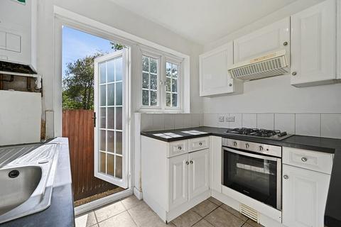 2 bedroom maisonette for sale, The Fairway, London, NW7