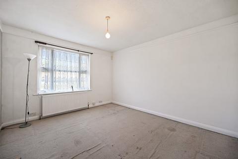 2 bedroom maisonette for sale, The Fairway, London, NW7