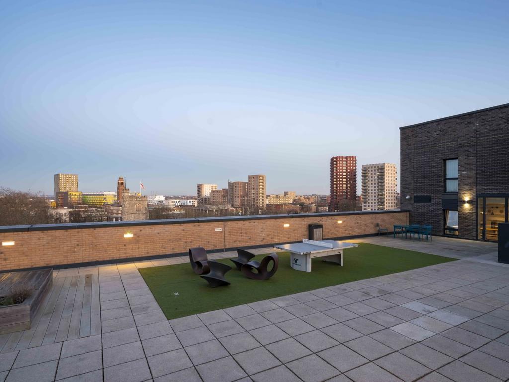 Apartment in Barking - View 5