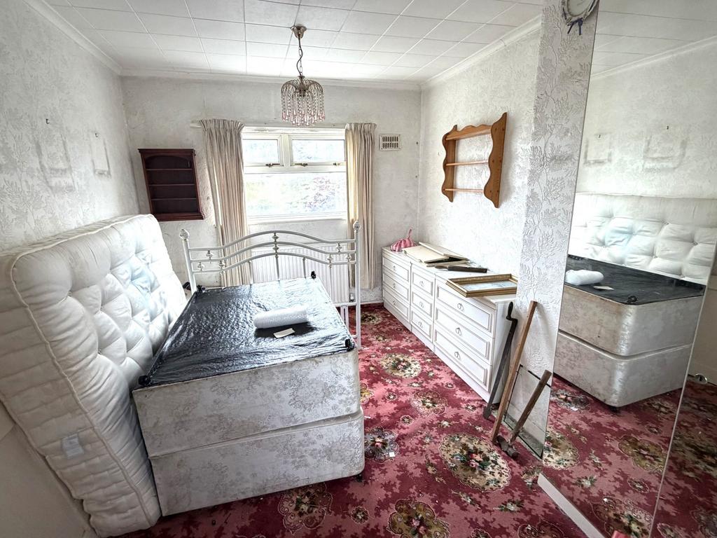 House in Bradford, Holmewood - View 5