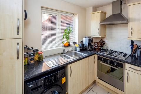 2 bedroom semi-detached house to rent, Hambleside, Bicester, OX26