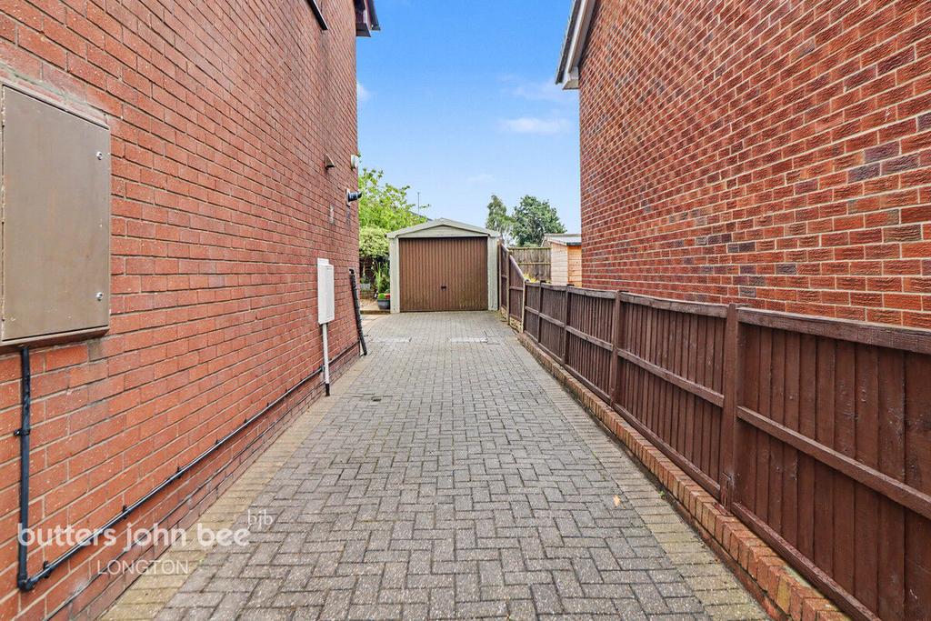 House in Stoke-on-Trent, Sandford Hill - View 3