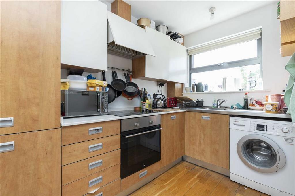 Apartment in London - View 3